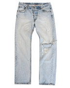 Le Pétite Jean W31 L32 jeans showing slim fit style with denim fabric and classic five-pocket design.